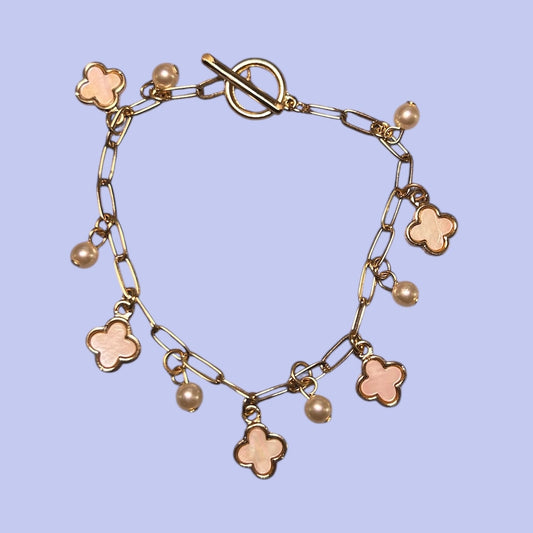 Gold Clover Cluster