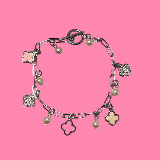 Silver Clover Cluster